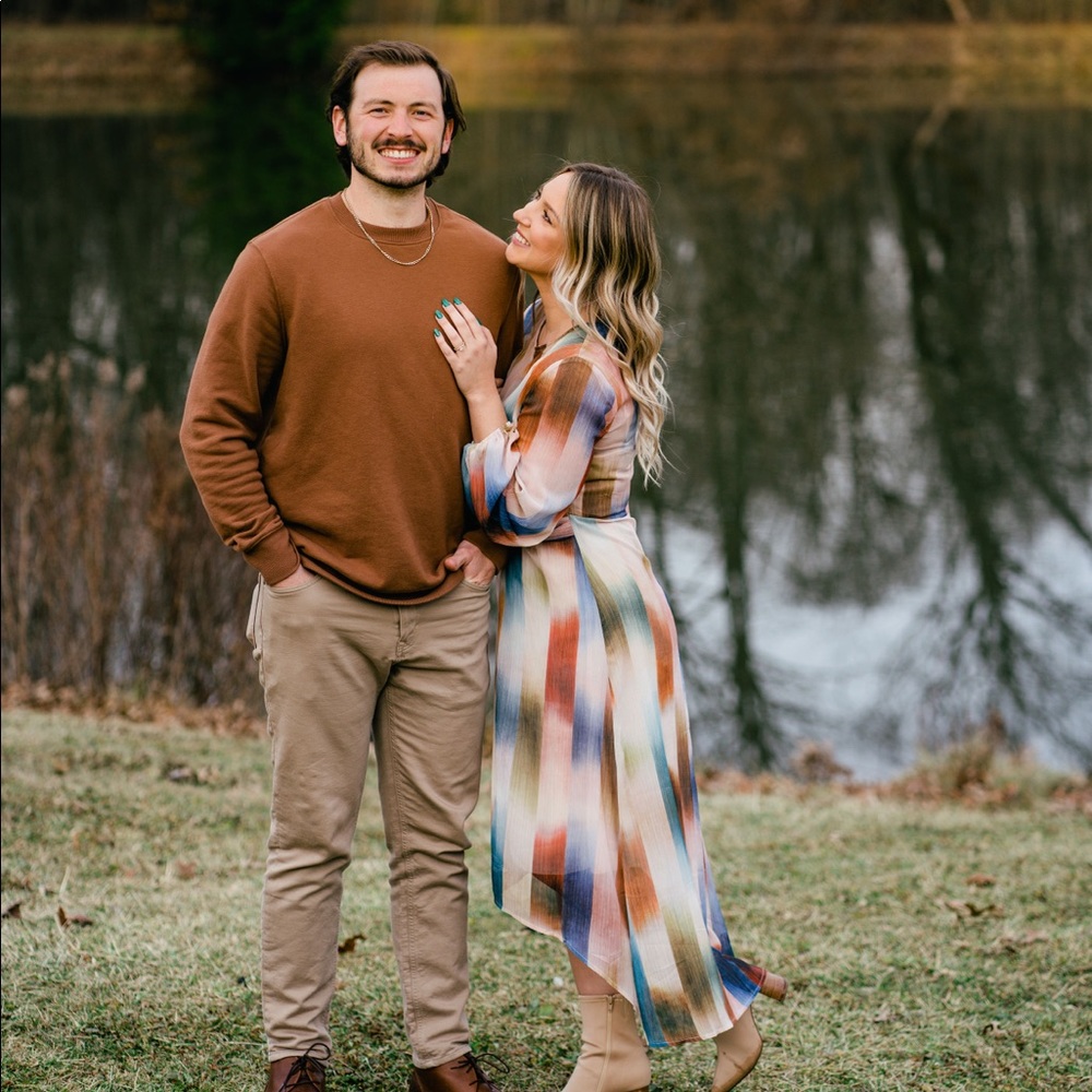 Perfect hi/low maxi dress for engagement photos! Worn once